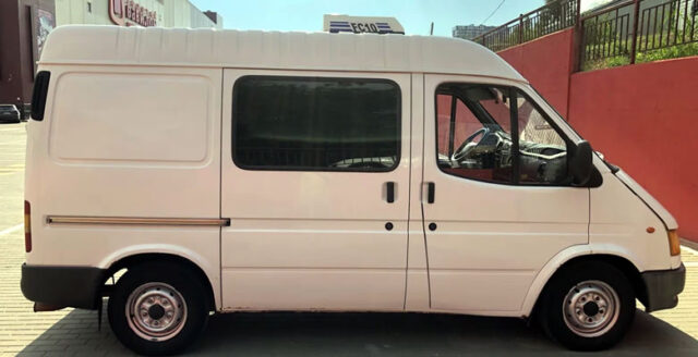 Ford-Transit-1999